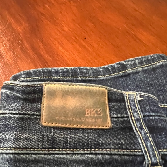 Women’s Bootcut Jeans - Picture 3 of 5